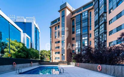 Vista exterior de Pis en venda en  Madrid Capital amb Aire condicionat, Traster i Piscina comunitària