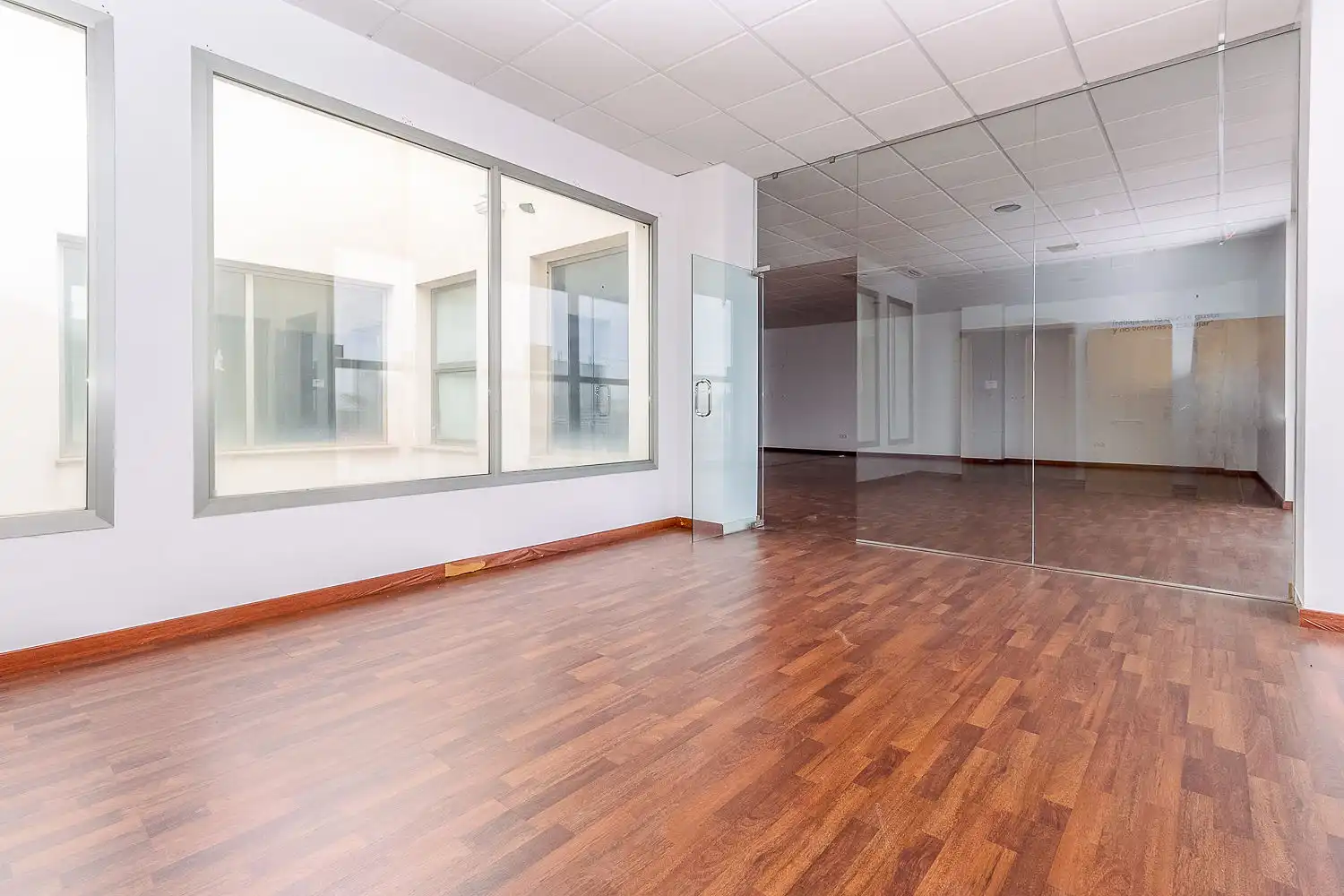 Local comercial en venta en DE LOS VINOS, imagen 2