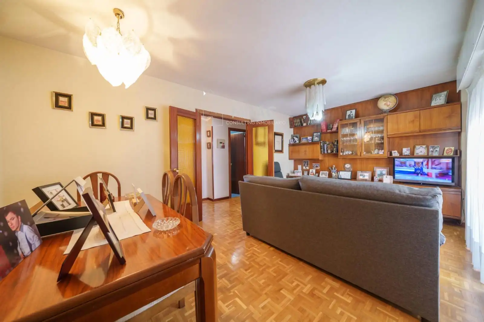 Sala d'estar de Pis en venda en Madrid amb Calefacció, Parquet i Terrassa