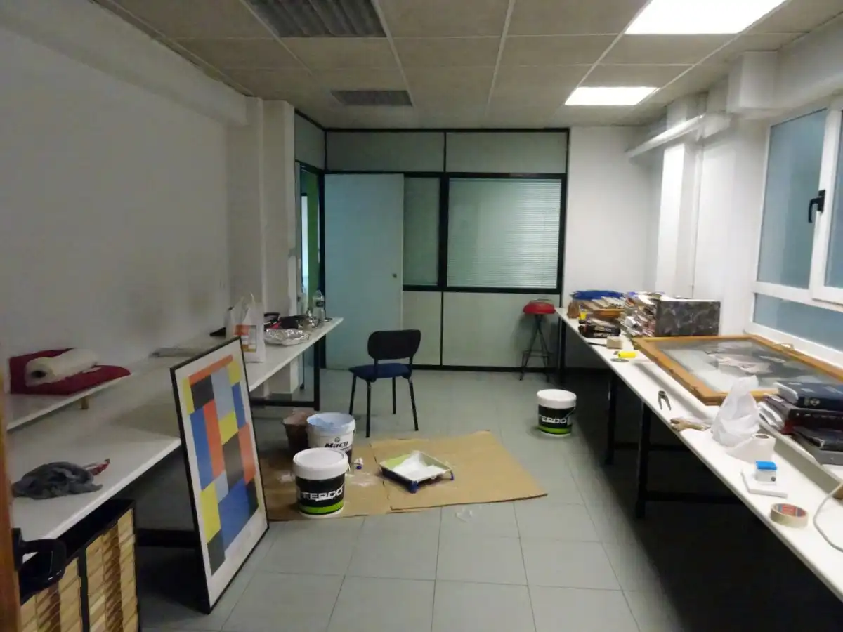 Büro zur Miete in Torrelavega  mit Klimaanlage, Abstellraum und Möbliert