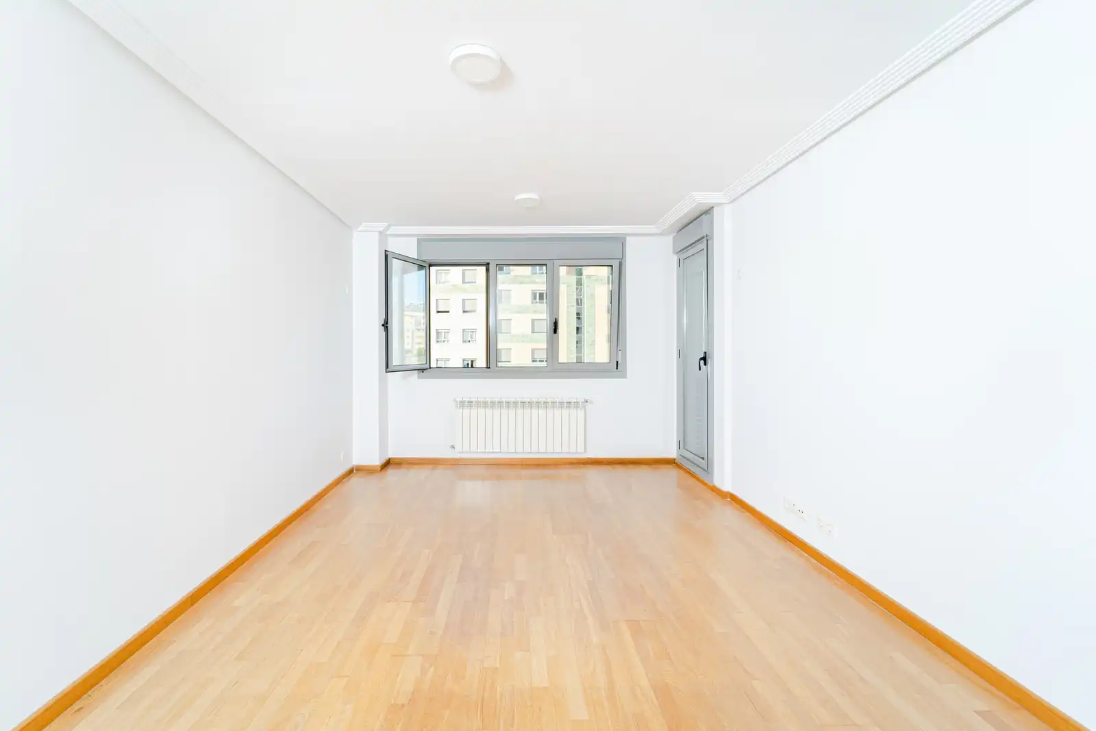 Schlafzimmer von Wohnung zum Verkauf in Oviedo  mit Abstellraum