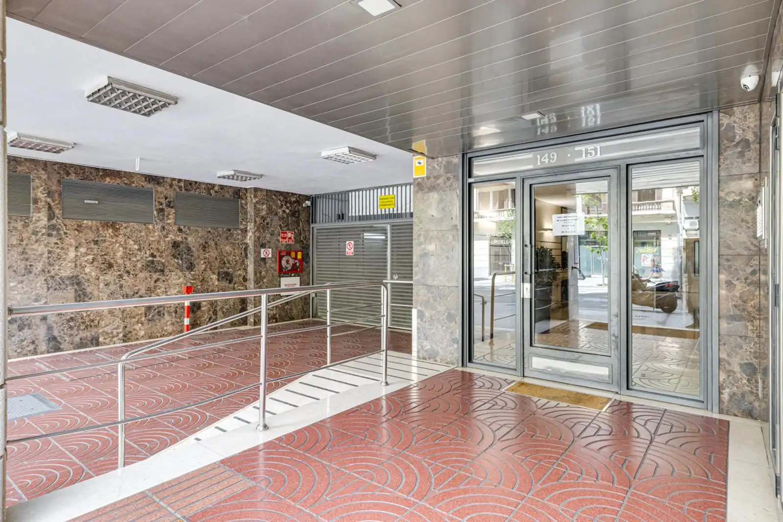 Piso con terraza en venta en COMTE URGELL, imagen 32