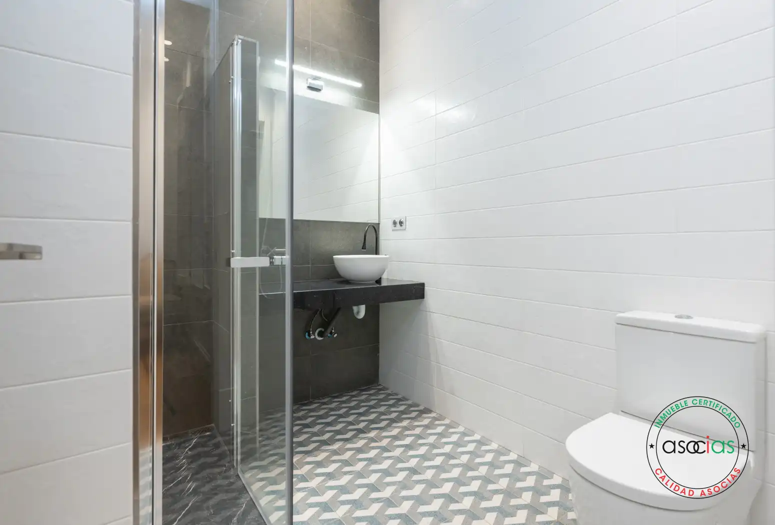 Badezimmer von Wohnung zum Verkauf in Gijón  mit Heizung
