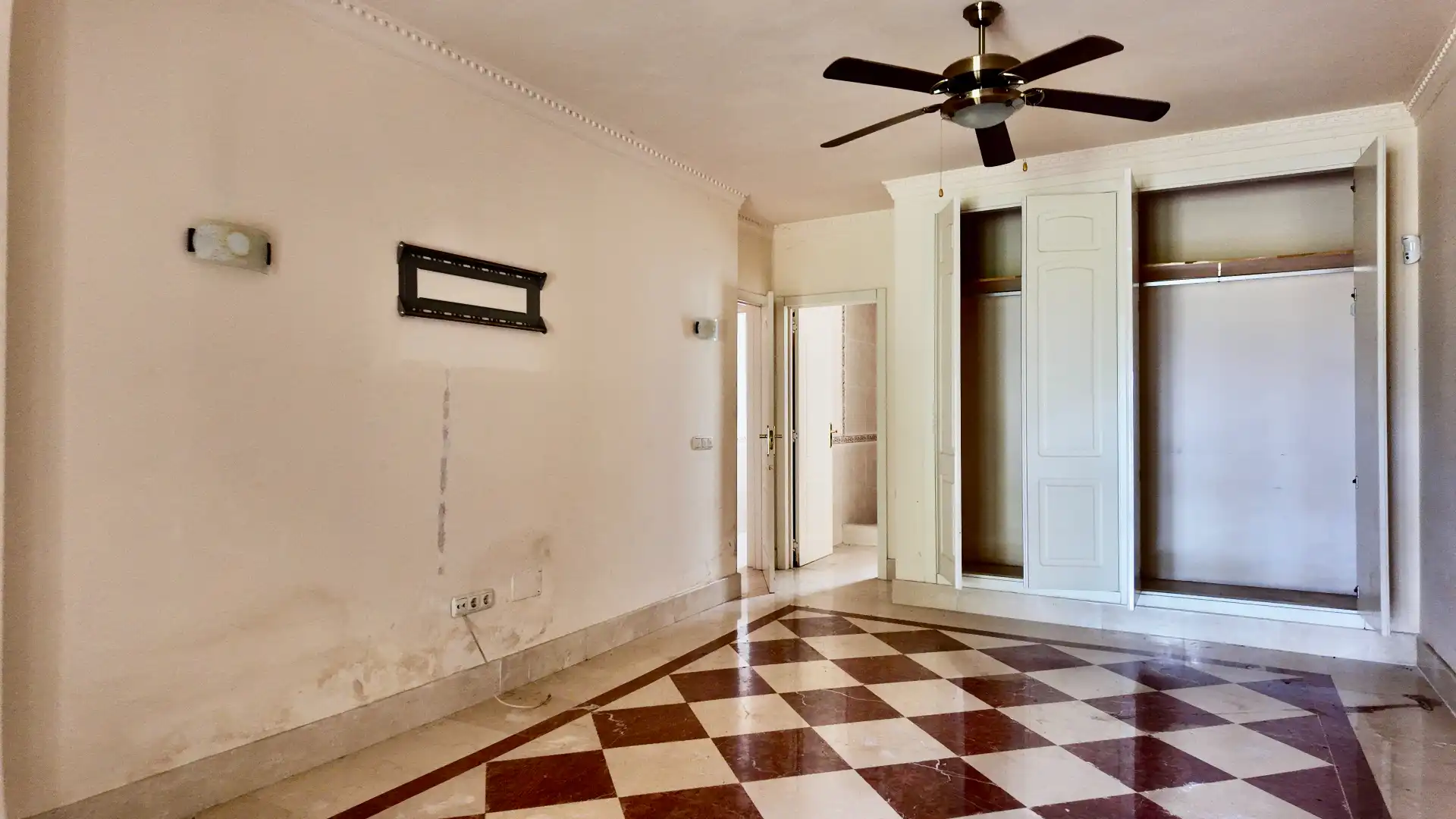 Houses for sale in Estepona  with Private garden, Terrace and Storage room