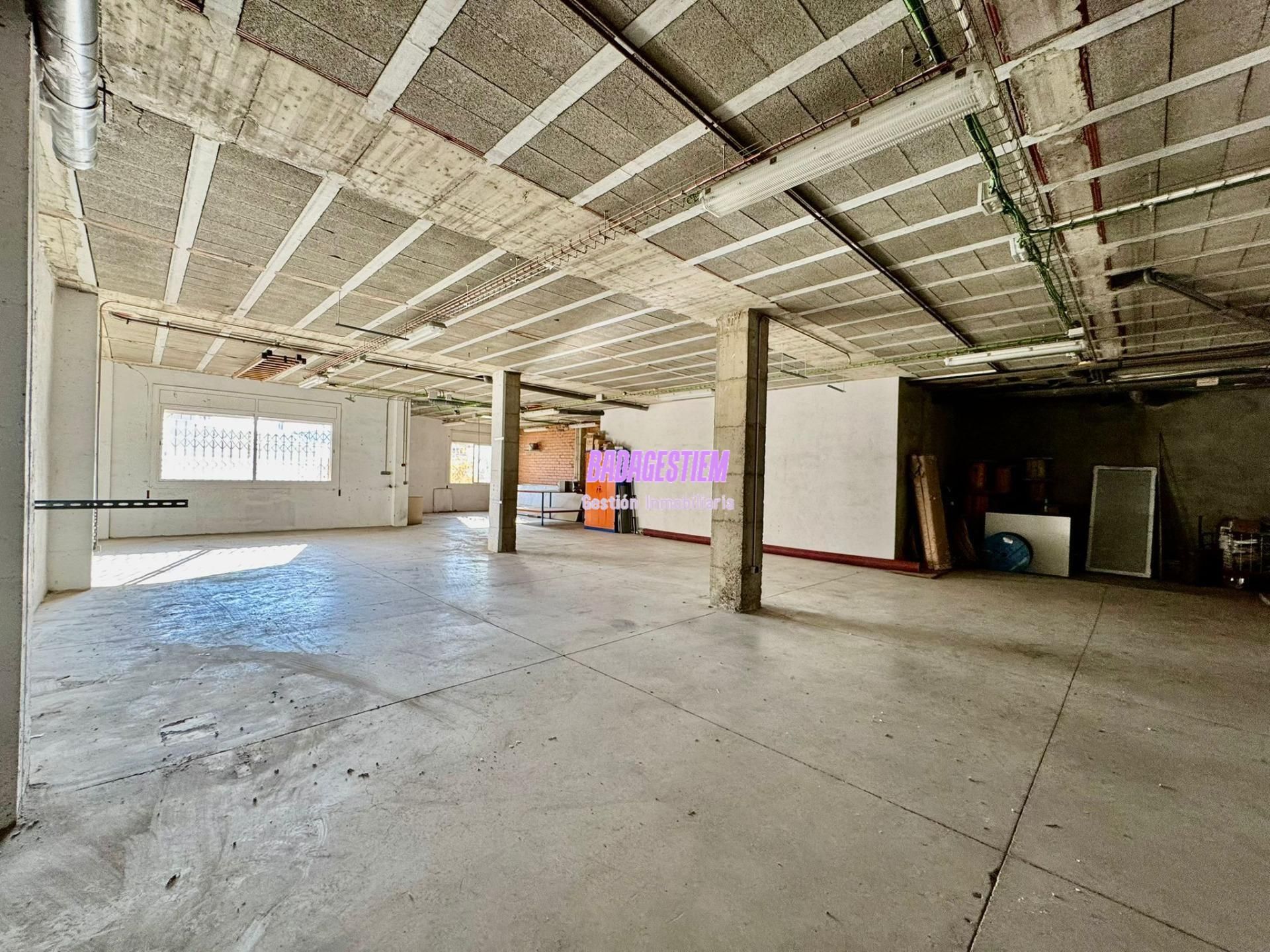 Local de alquiler en Badalona con Aire acondicionado