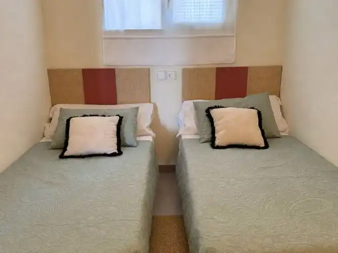 Bedroom of Flat for rent in Benidorm  with Air Conditioner, Heating and Parquet flooring
