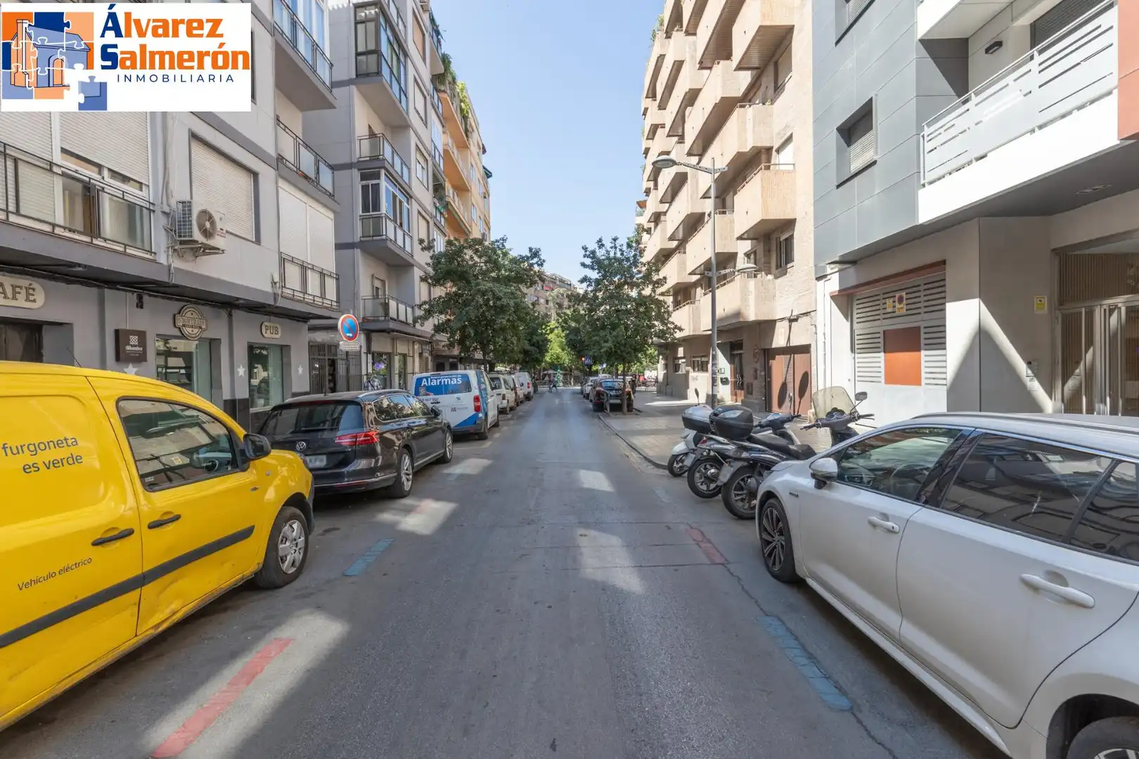 Exterior view of Flat for rent in Granada  with Air Conditioner and Furnished