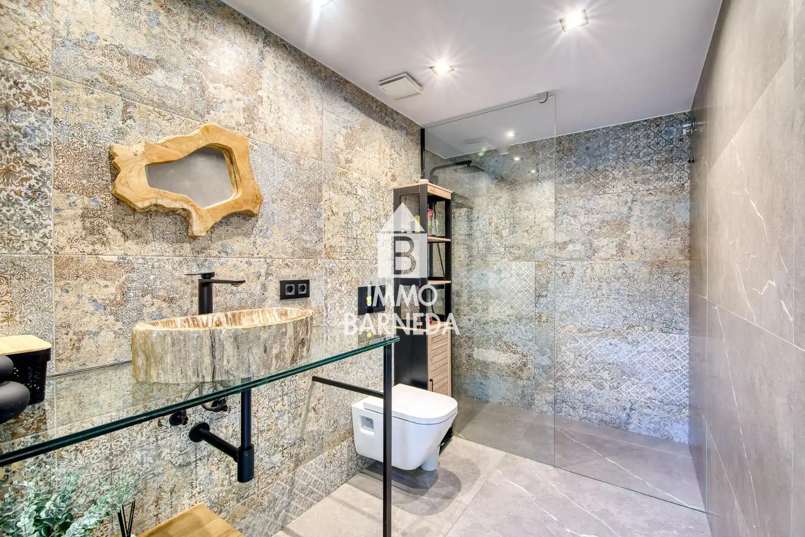 Badezimmer von Haus oder Chalet zum Verkauf in Palau-saverdera mit Klimaanlage, Heizung und Privatgarten