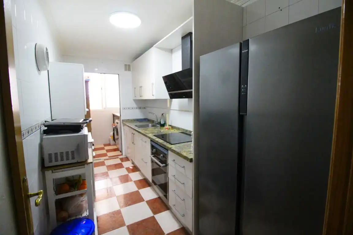 Cocina de Piso en venta en Vélez-Málaga con Terraza y Piscina comunitaria