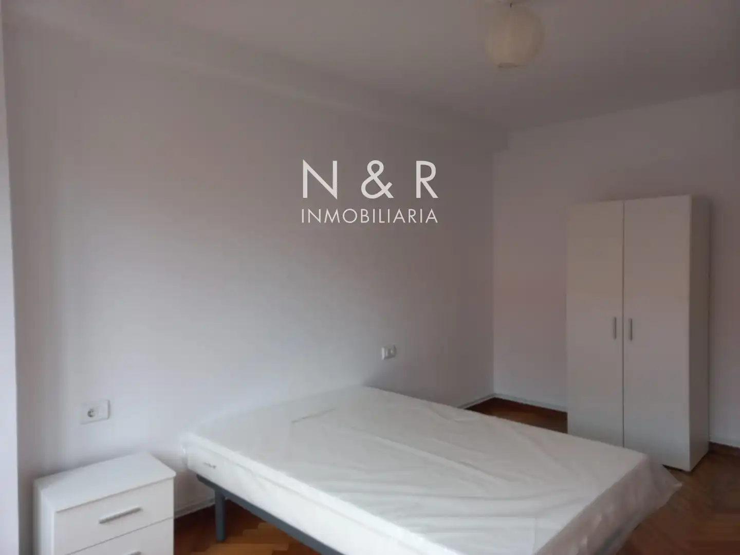 Habitación de Piso en venta en Santiago de Compostela  con Calefacción y Amueblado