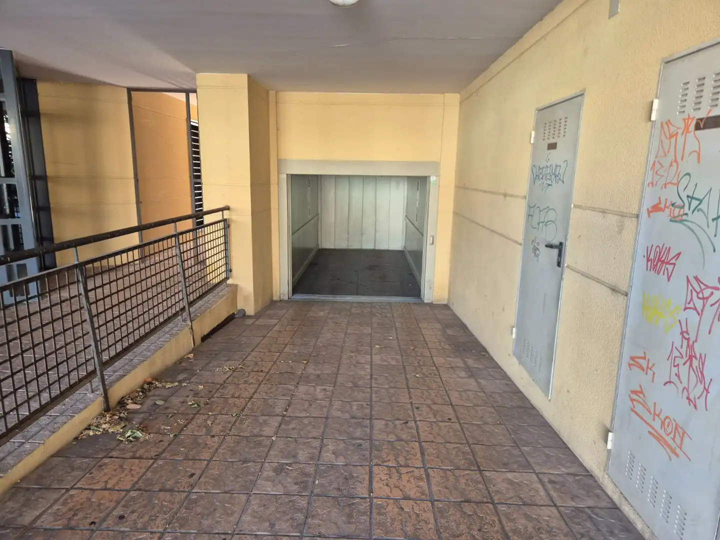 Parkplatz von Garage zur Miete in Universidad - Las Huelgas