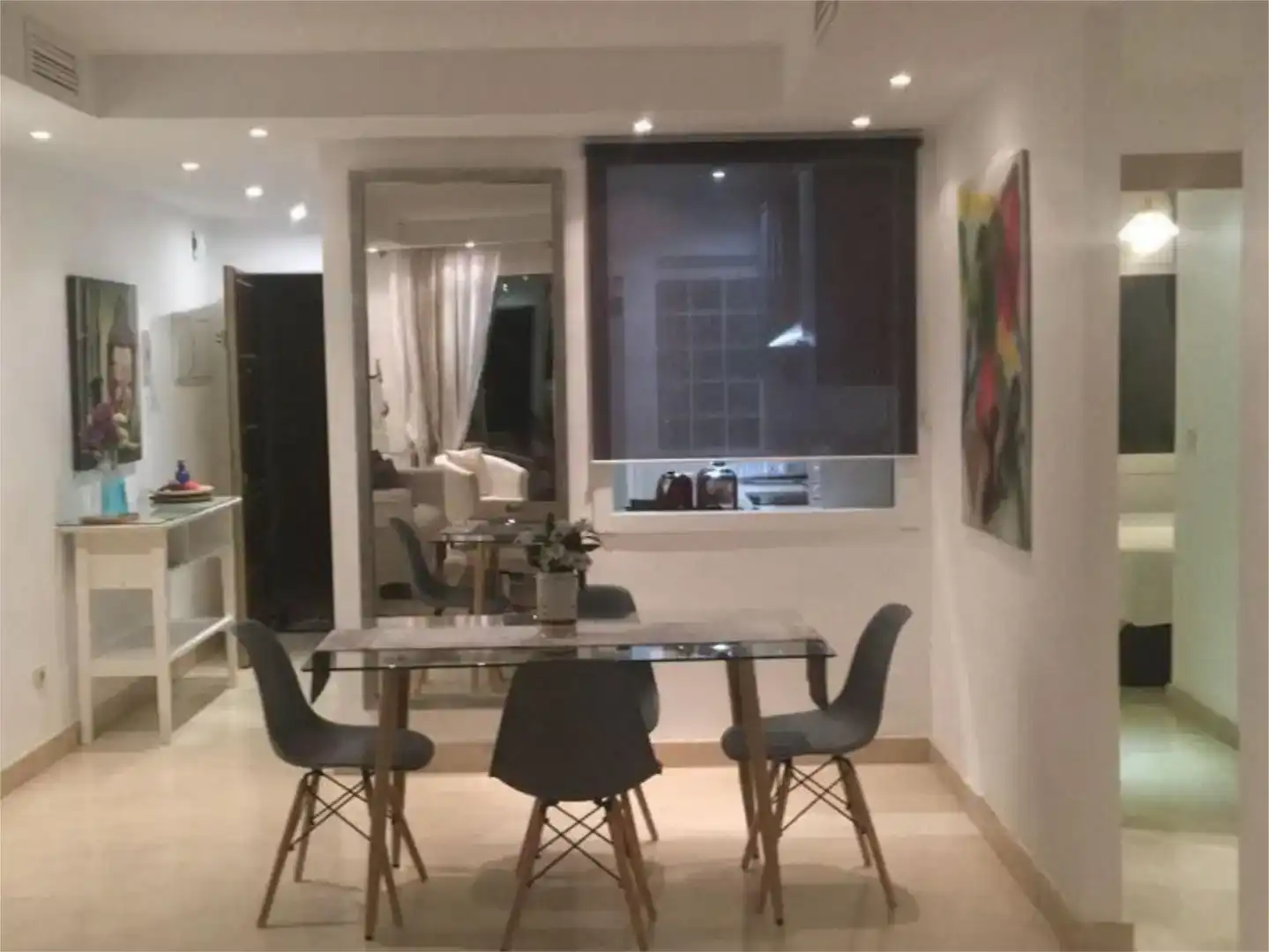 Comedor de Piso de alquiler en Marbella con Aire acondicionado, Piscina y Amueblado