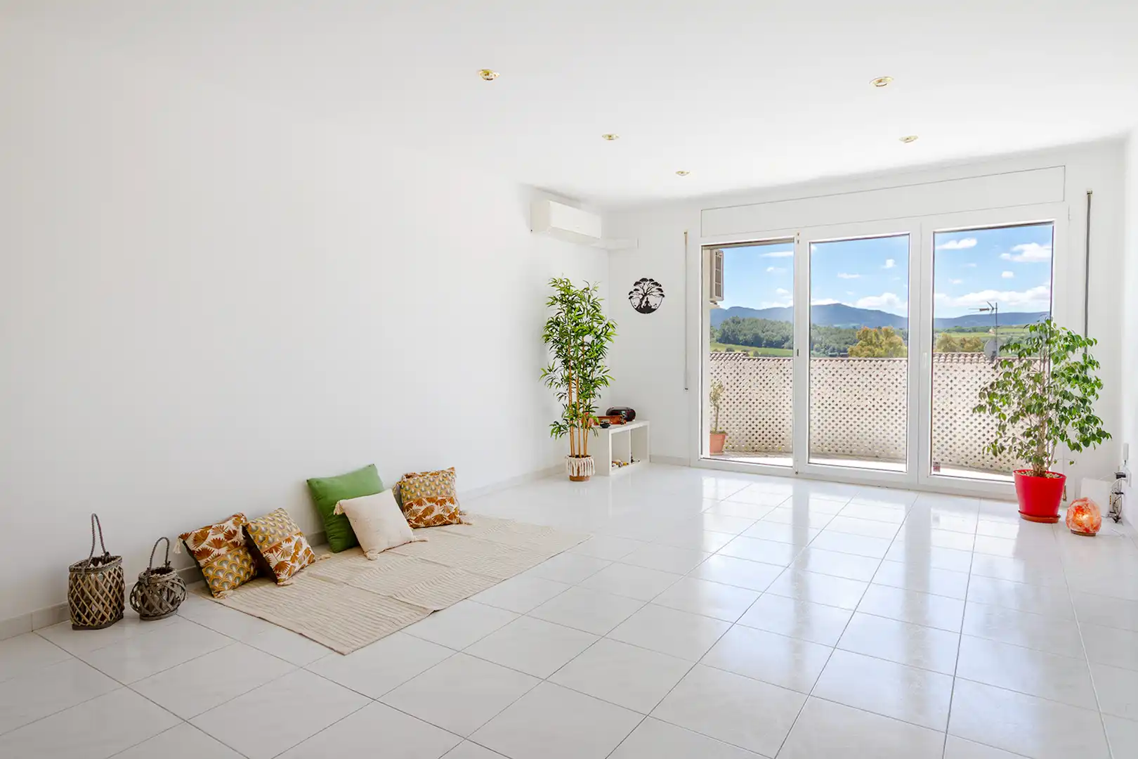 Sala de estar de Piso en venta en Sant Esteve Sesrovires con Aire acondicionado, Calefacción y Horno