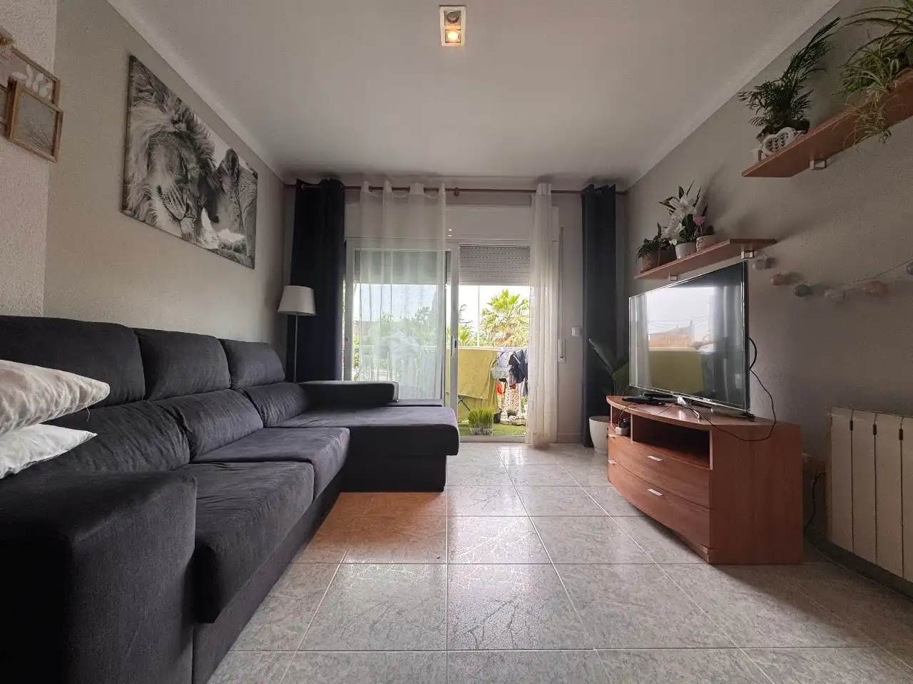 Wohnzimmer von Country house zum Verkauf in Jafre mit Heizung, Terrasse und Balkon
