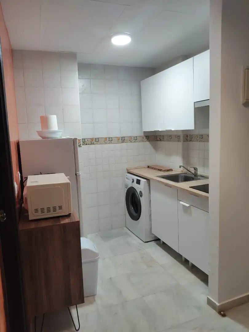 Cocina de Apartamento de alquiler en Sevilla con Aire acondicionado, Calefacción y Amueblado