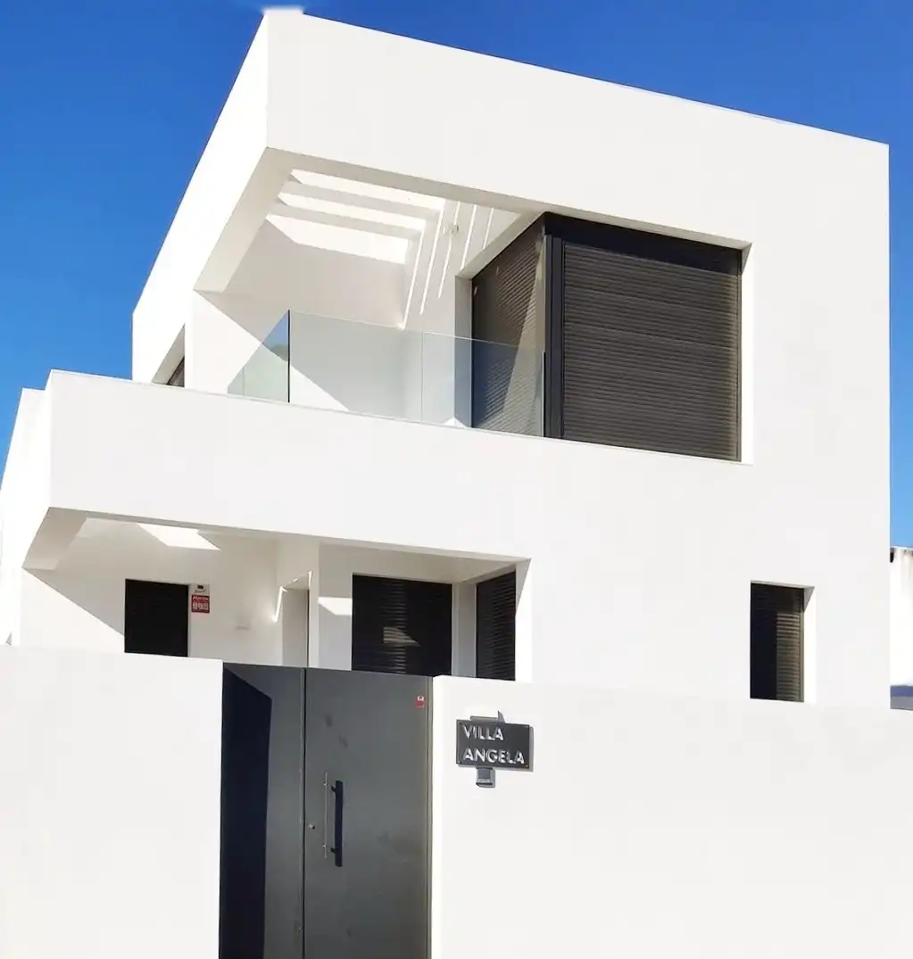 Vista exterior de Casa adosada en venta en Conil de la Frontera con Aire acondicionado, Terraza y Piscina