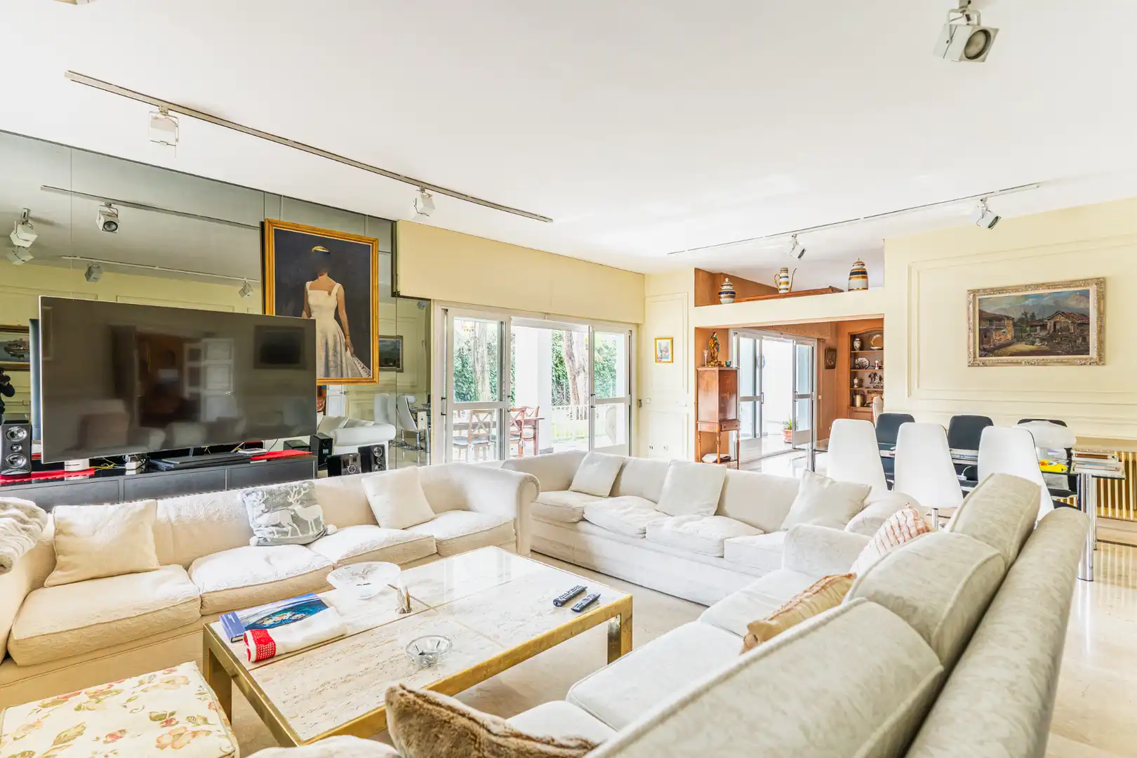 Sala de estar de Casa o chalet en venta en Villanueva de la Cañada con Aire acondicionado, Calefacción y Jardín privado