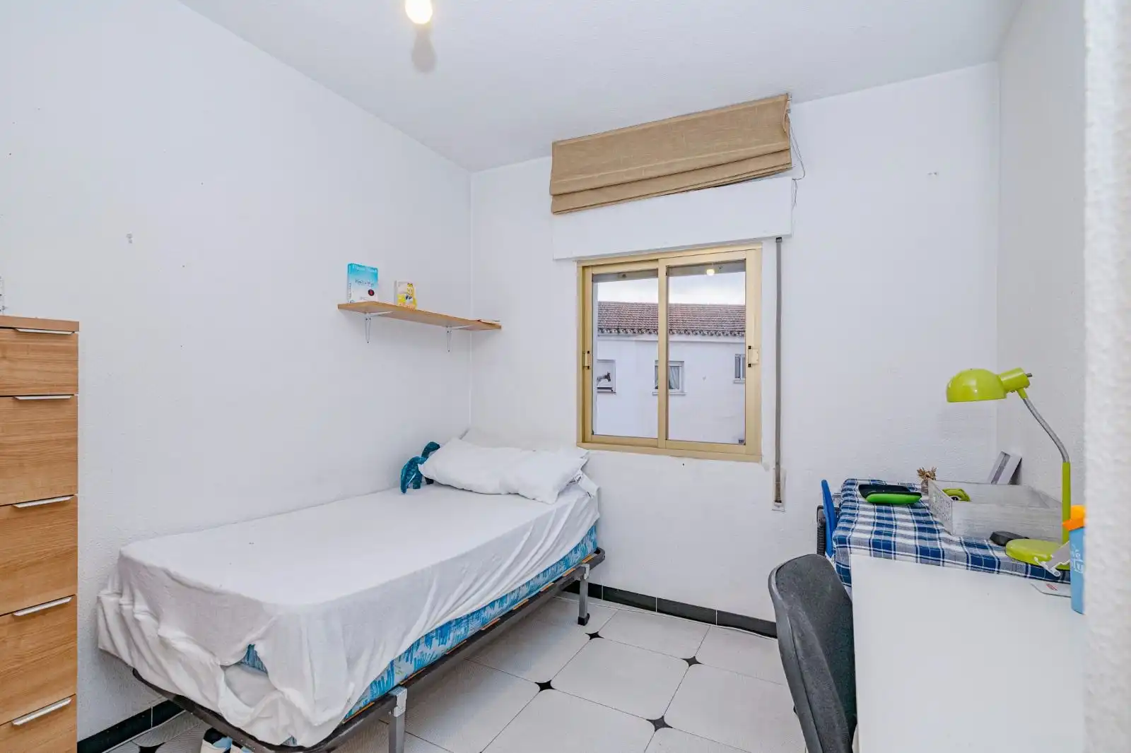 Bedroom of Flat for rent in Granada  with Furnished