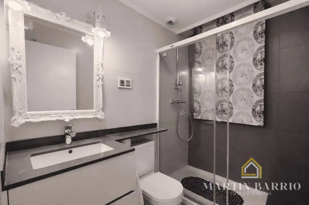 Baño de Piso en venta en Getxo  con Aire acondicionado, Calefacción y Jardín privado