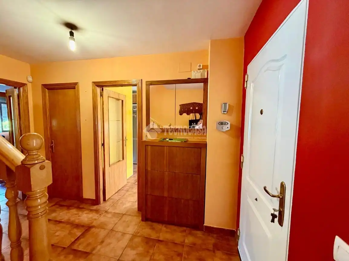 Casa adosada en venta en Fuensaldaña con Aire acondicionado y Alarma