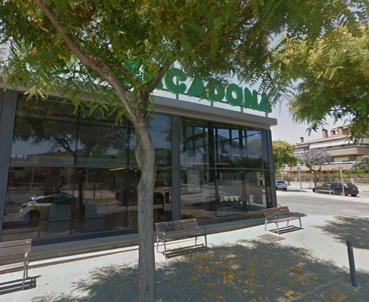 Vista exterior de Local de alquiler en Cambrils