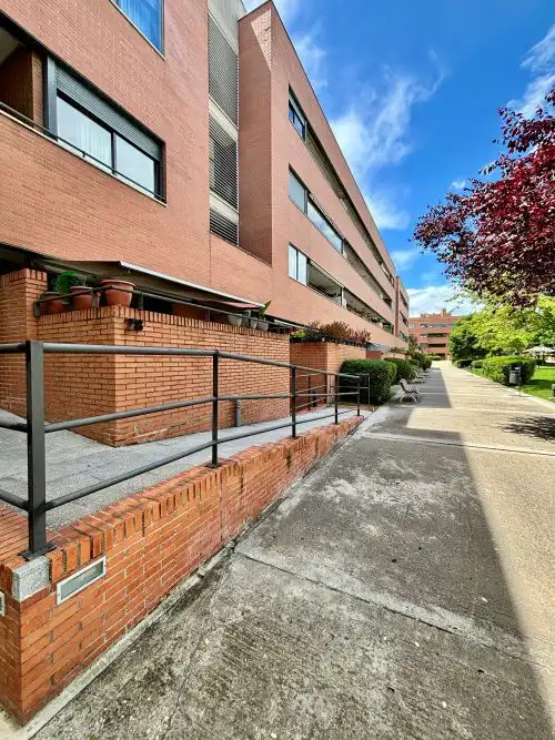 Exterior view of Flat for sale in Madrid  with Air Conditioner, Heating and Parquet flooring