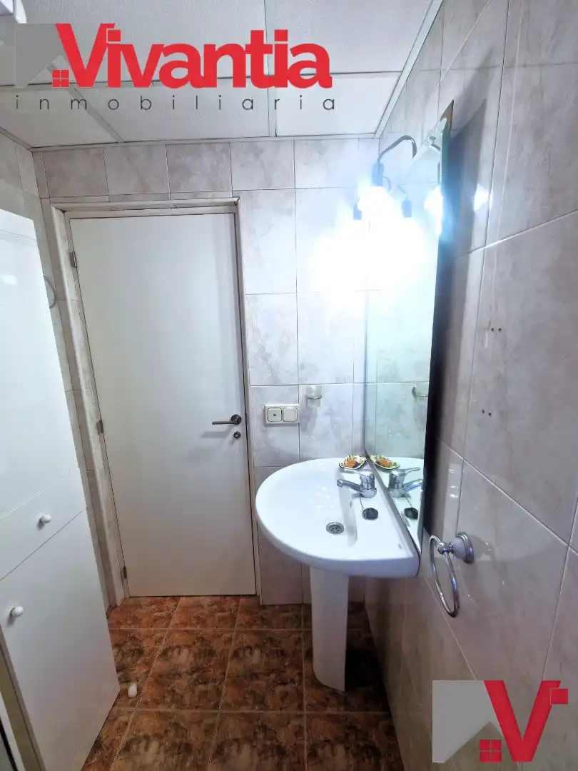 Badezimmer von Einfamilien-Reihenhaus zum Verkauf in Águilas mit Klimaanlage, Terrasse und Abstellraum