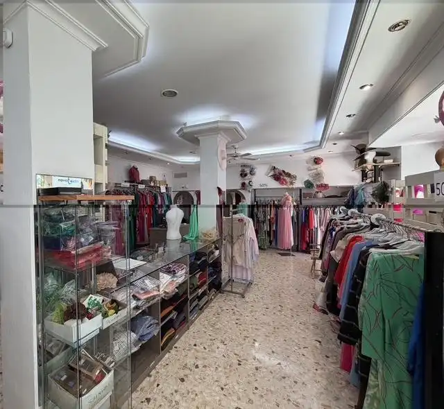 Local en venta en Marbella