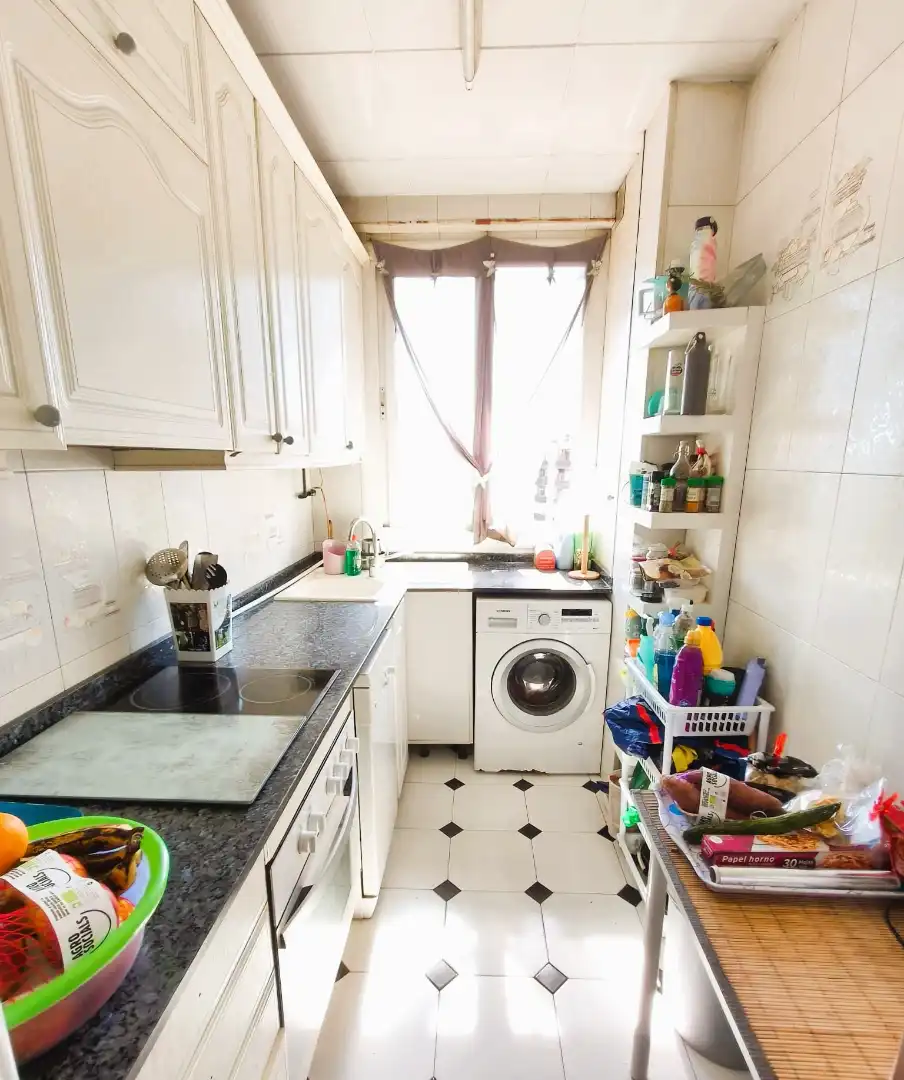 Cocina de Piso en venta en Barcelona con Parquet y Balcón