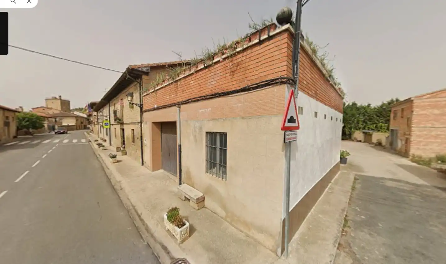 Vista exterior de Casa adosada en venda en Baños de Rioja amb Calefacció, Jardí privat i Terrassa