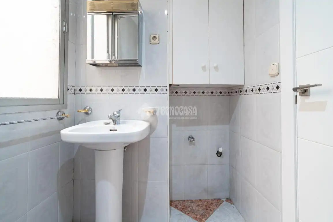 Badezimmer von Wohnung zum Verkauf in Granada
