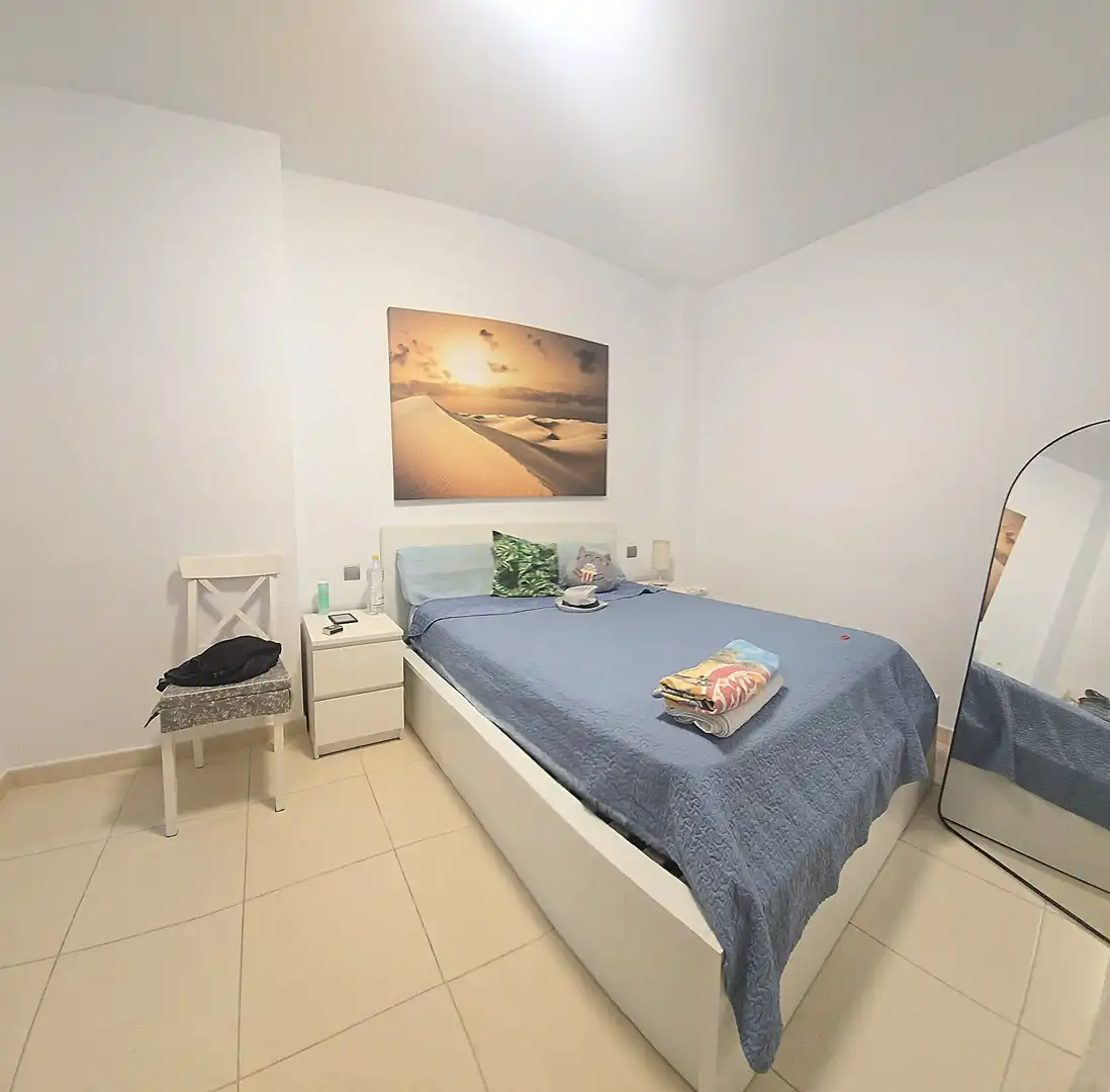 Dormitori de Apartament de lloguer en Las Palmas de Gran Canaria amb Moblat, Forn i Rentadora