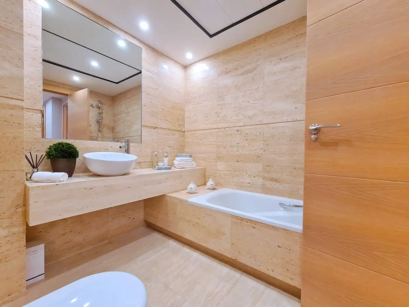 Baño de Piso en venta en Cartagena con Aire acondicionado, Calefacción y Terraza