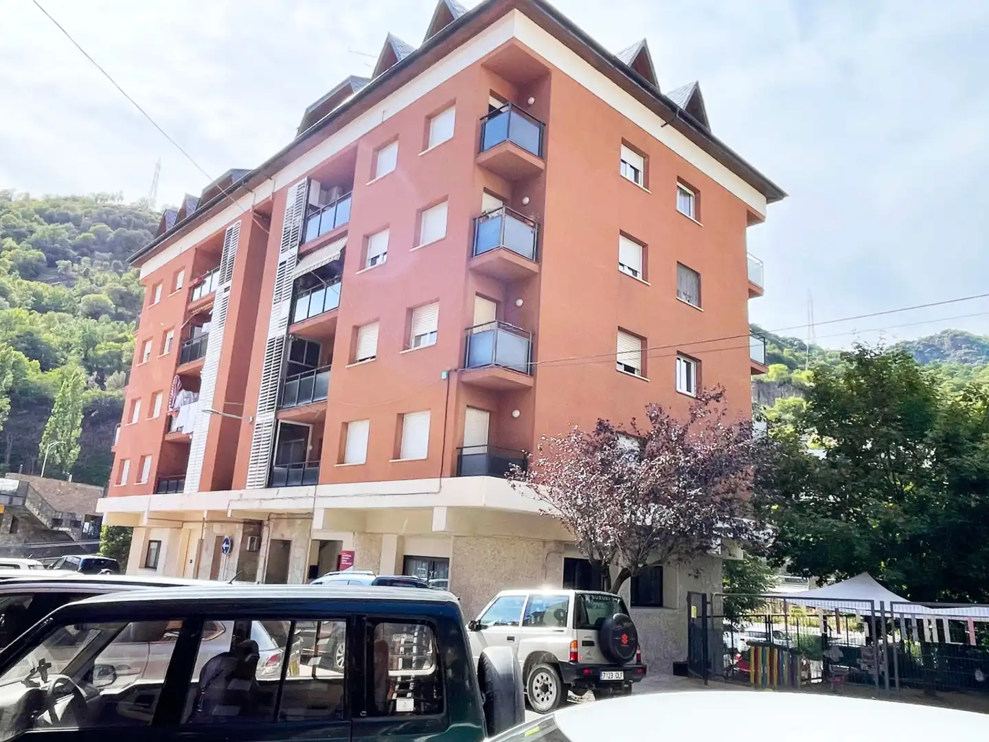 Außenansicht von Wohnung zum Verkauf in Sort mit Terrasse, Abstellraum und Möbliert