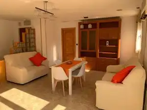 Wohnzimmer von Wohnung zur Miete in Jaén mit Klimaanlage, Möbliert und Ofen