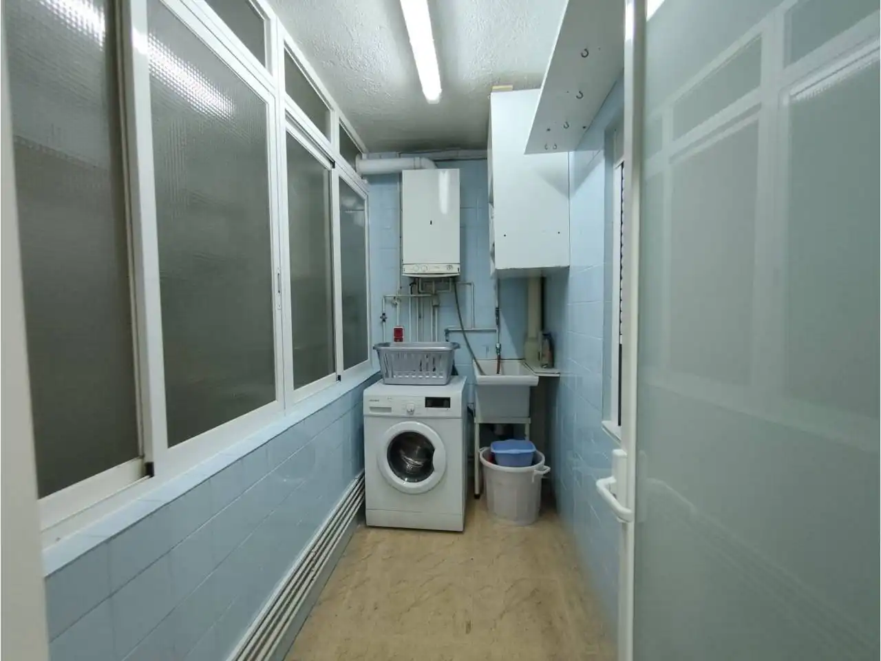 Cuina de Apartament en venda en Canovelles amb Calefacció i Balcó