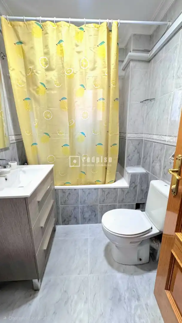 Bathroom of Flat for sale in Alcalá de Henares  with Air Conditioner, Heating and Terrace