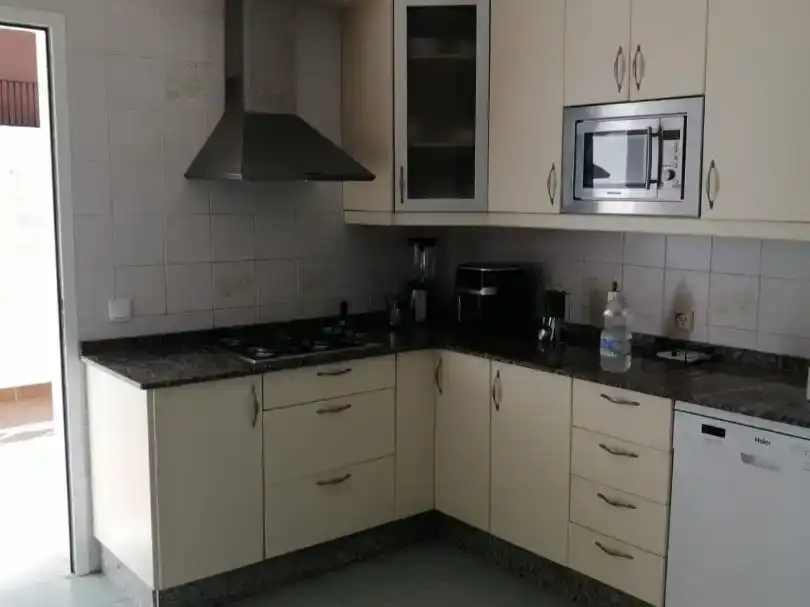 Cocina de Piso en venta en Conil de la Frontera con Jardín privado