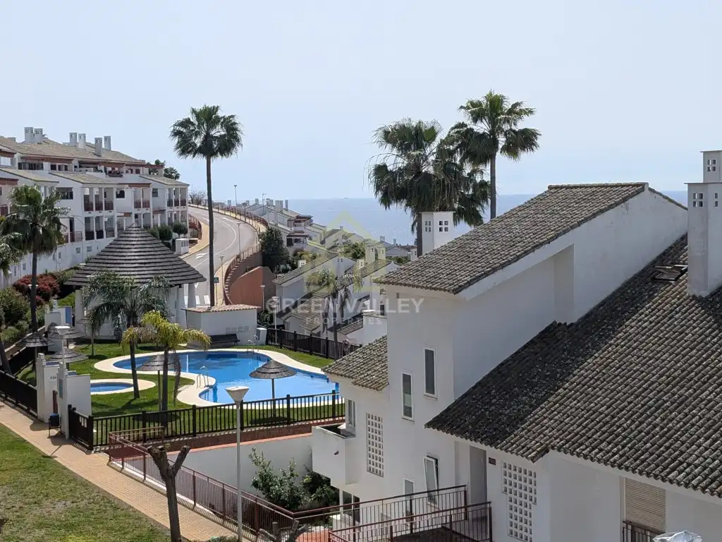 Außenansicht von Wohnung zum Verkauf in La Alcaidesa mit Klimaanlage, Heizung und Terrasse