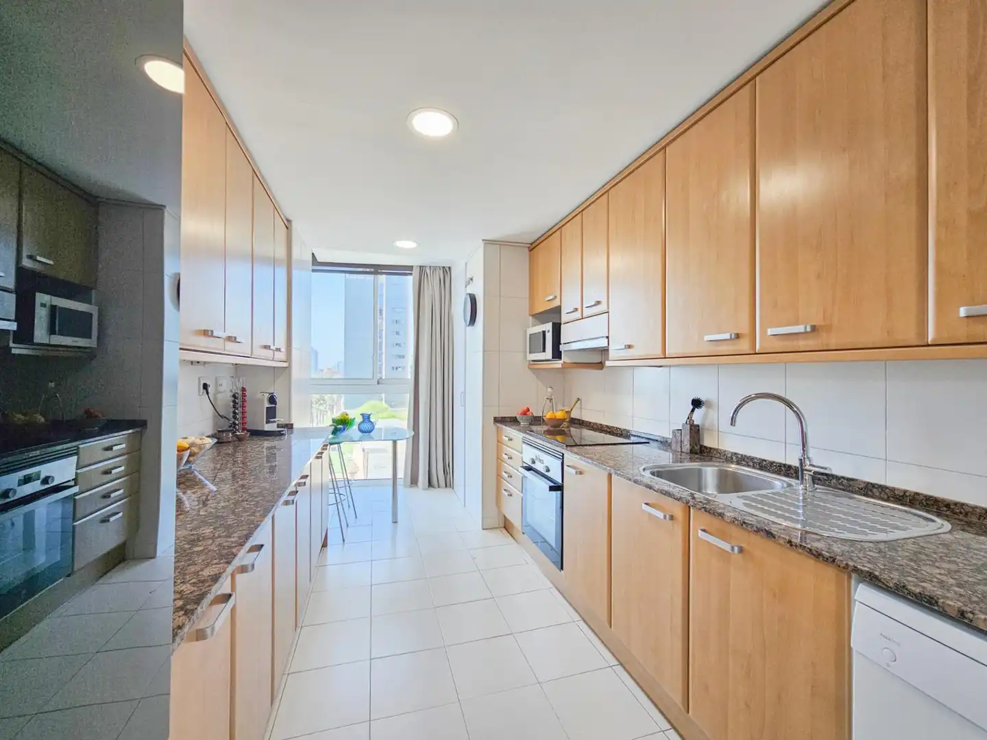 Küche von Wohnung zum Verkauf in Barcelona mit Klimaanlage, Heizung und Balkon