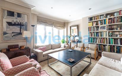 Living room of Flat for sale in  Madrid Capital  with Air Conditioner, Heating and Storage room