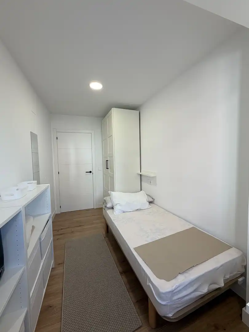 Dormitori de Apartament de lloguer en Lugo amb Calefacció i Moblat