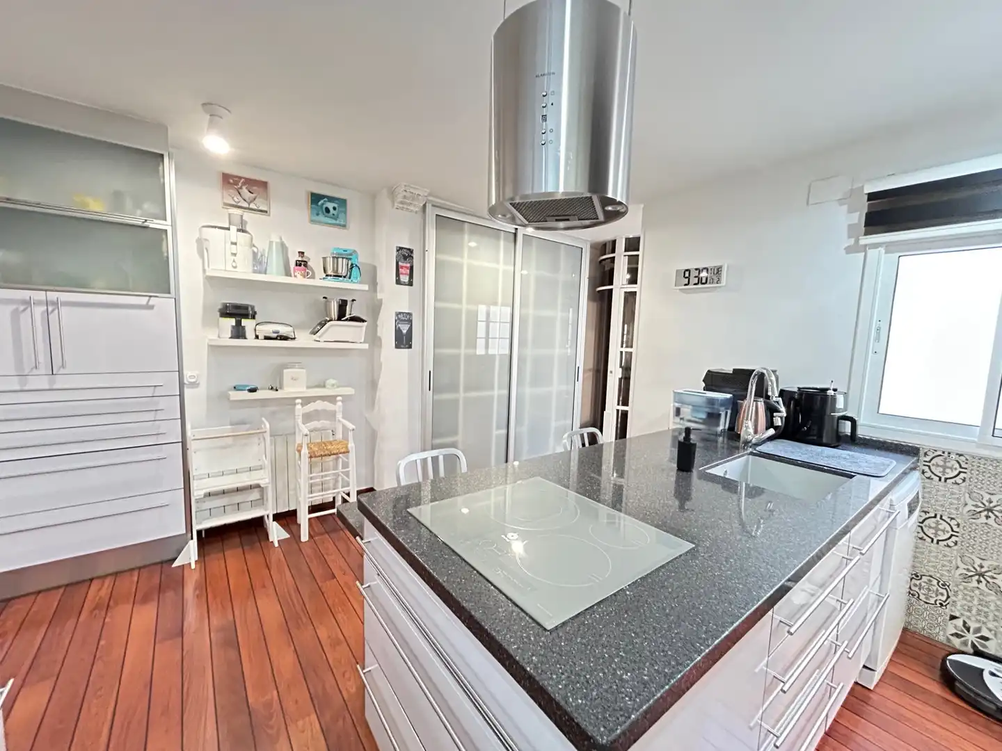 Küche von Maisonette zum Verkauf in Sant Boi de Llobregat mit Klimaanlage, Heizung und Parkett
