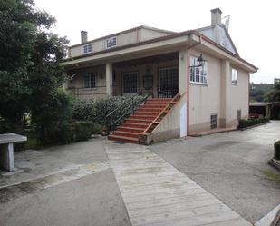 Vista exterior de Casa o xalet en venda en Ames amb Calefacció, Terrassa i Traster