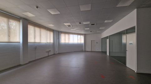 Foto 2 von Fabrikhallen zur Miete in Carrer de Narcís Monturiol, Gràcia, Sabadell