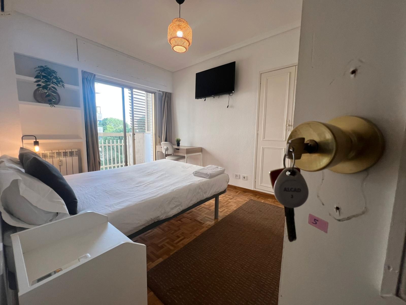 Dormitori de Pis per a compartir en  Madrid Capital amb Aire condicionat, Calefacció i Terrassa