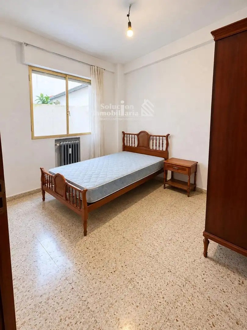 Dormitori de Pis en venda en San Bernardo - Carmelitas - Campus