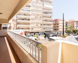 Vista exterior de Pis en venda en Motril amb Balcó