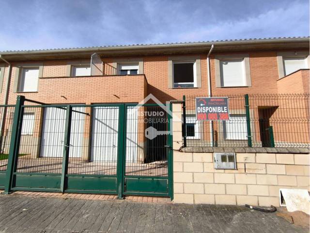 Casa adosada en Venta en Camino Cañas en Canillas de Río Tuerto