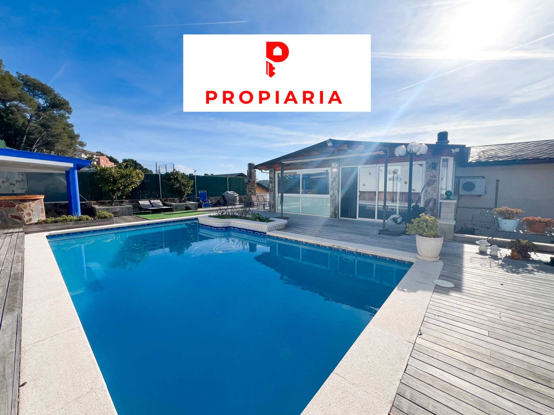 Piscina de Casa o xalet en venda en Vallirana amb Aire condicionat, Calefacció i Jardí privat